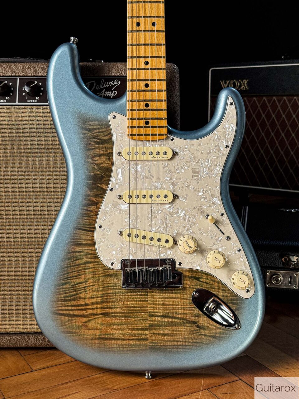 2014 Fender American Deluxe Stratocaster Blue Flame Maple