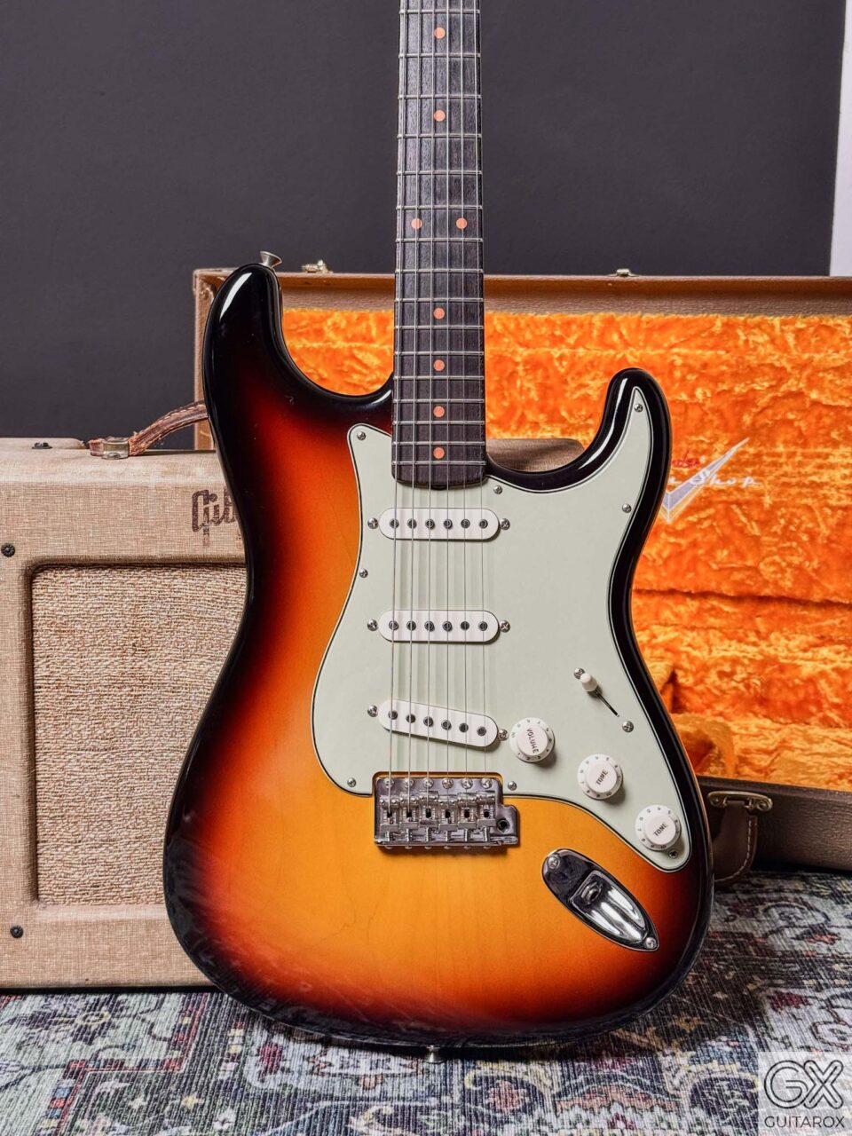 2022 Fender Vintage Custom 1959 Stratocaster Chocolate 3-Color Sunburst